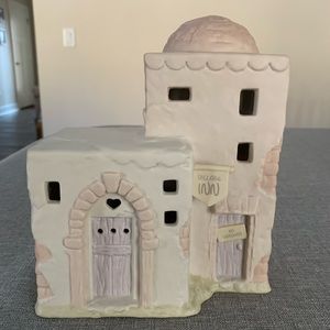 Precious Moment Nativity Accessories - Village Inn - 1997